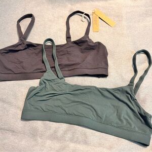 2 Skims Fits Everybody Scoop Neck Bralettes - Black and Green